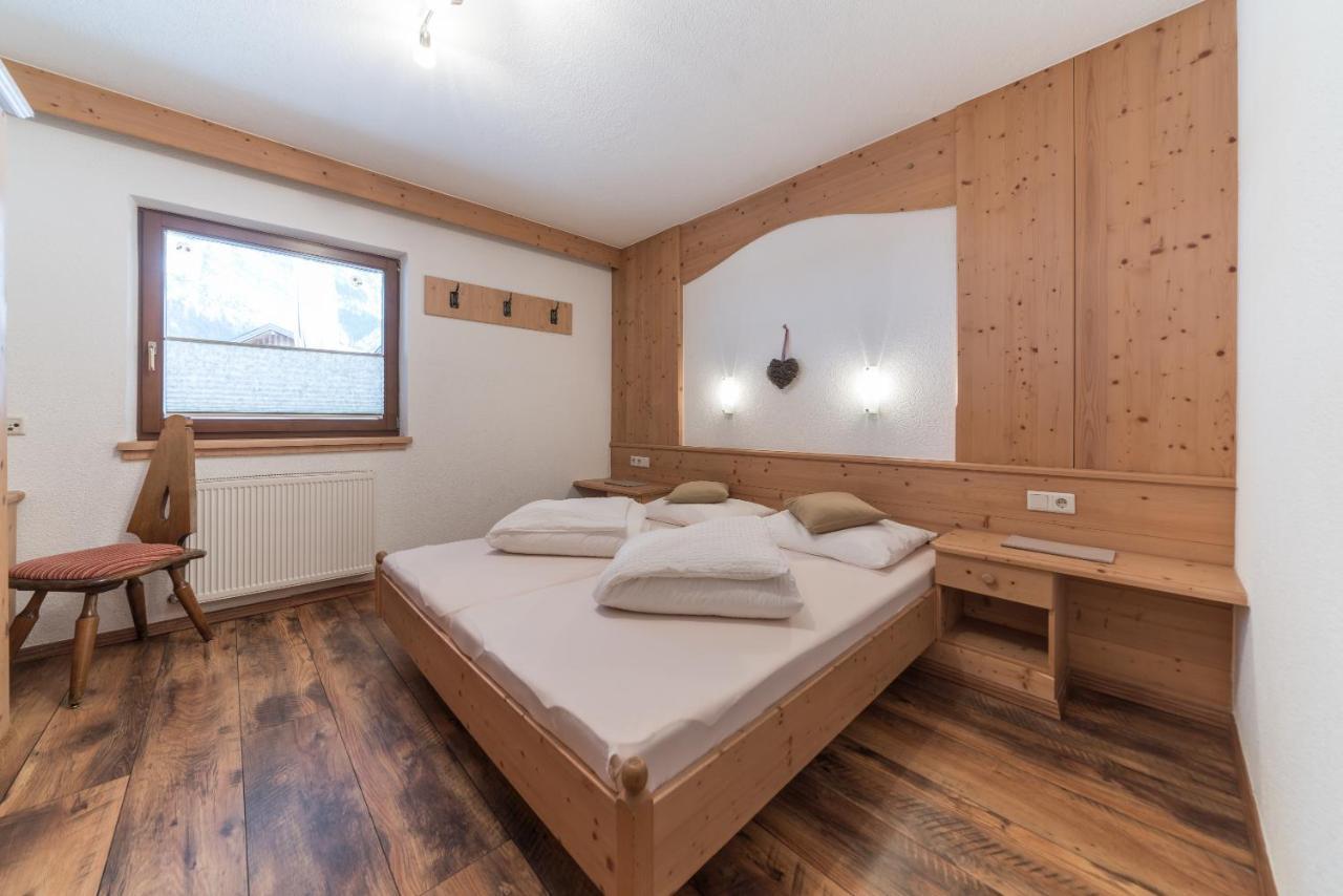 Ferienwohnungen Rustica Längenfeld Exterior foto